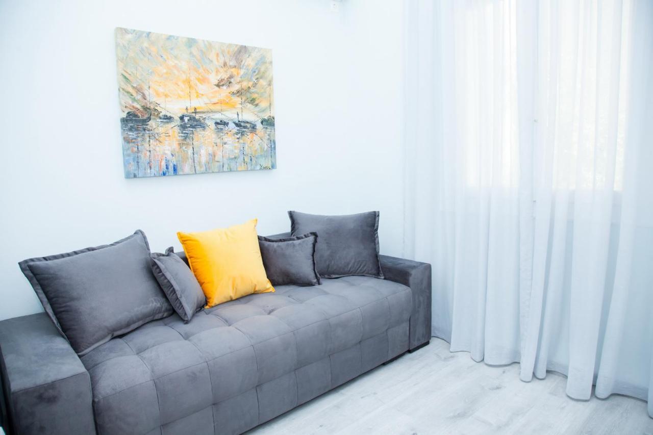Sunny And Minimal Apt In Glyfada With 3 Bdrm 雅典 外观 照片