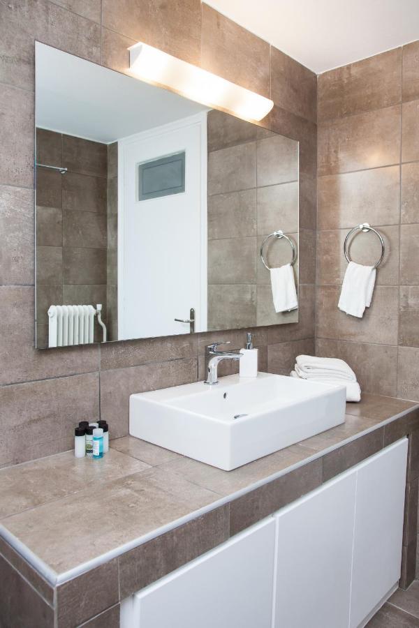 Sunny And Minimal Apt In Glyfada With 3 Bdrm 雅典 外观 照片